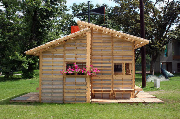 สร้างบ้านกระท่อมไม้ ขนาดเล็ก