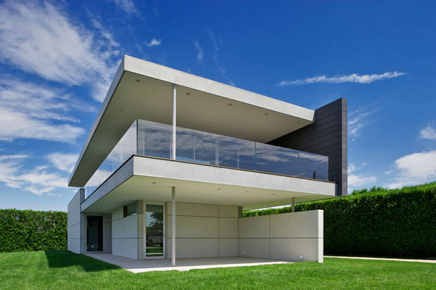 Ocean Modern Home Design