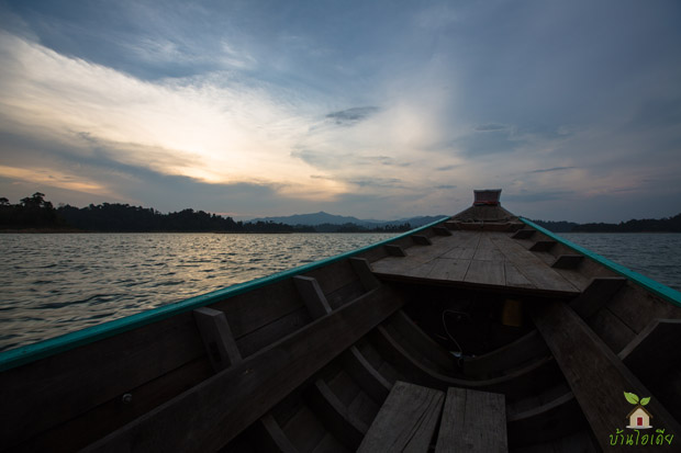 นั่งเรือ เที่ยวชมเขื่อนเชี่ยวหลาน กุ้ยหลินเมืองไทย