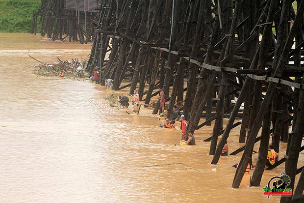 ซ่อมแซมสะพานมอญ สังขละบุรี