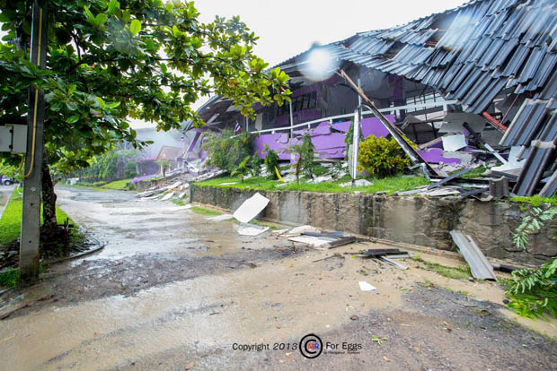 โรงเรียนพระราชทาน พังถล่ม