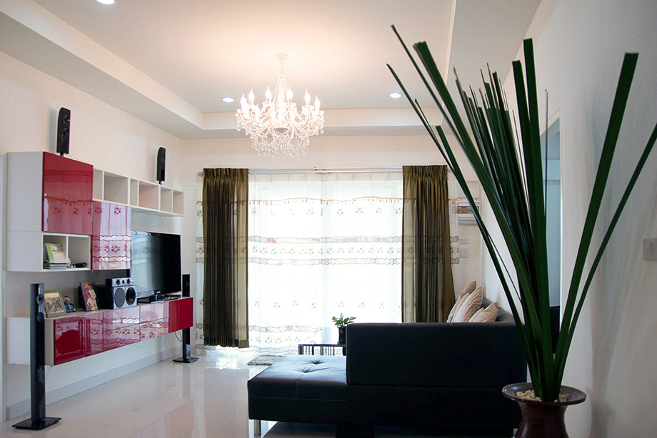 ห้องรับแขก โคมไฟระย้า