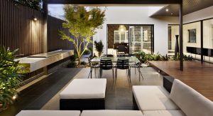 ระเบียงสวยหลังบ้าน
