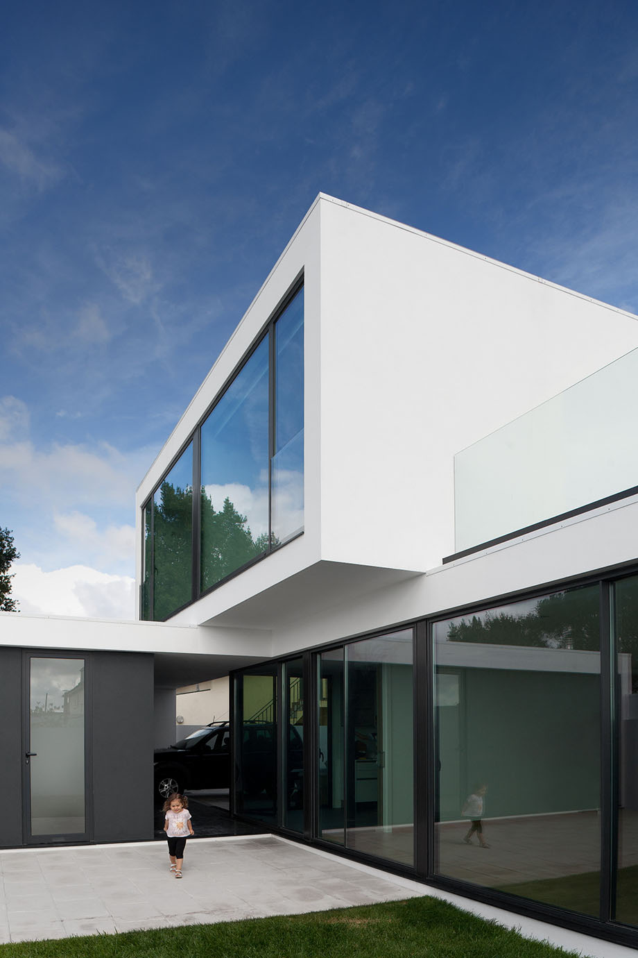 Minimal-House-Design-JJ14