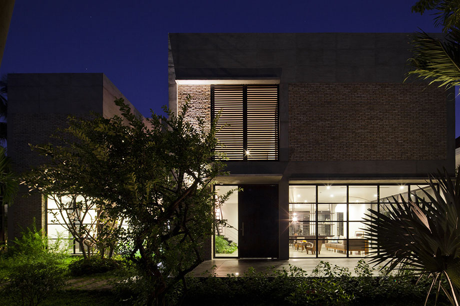 Concrete-brick-Home-Arc-05