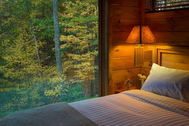 Beautiful-scenery-outside-the-bedroom-window
