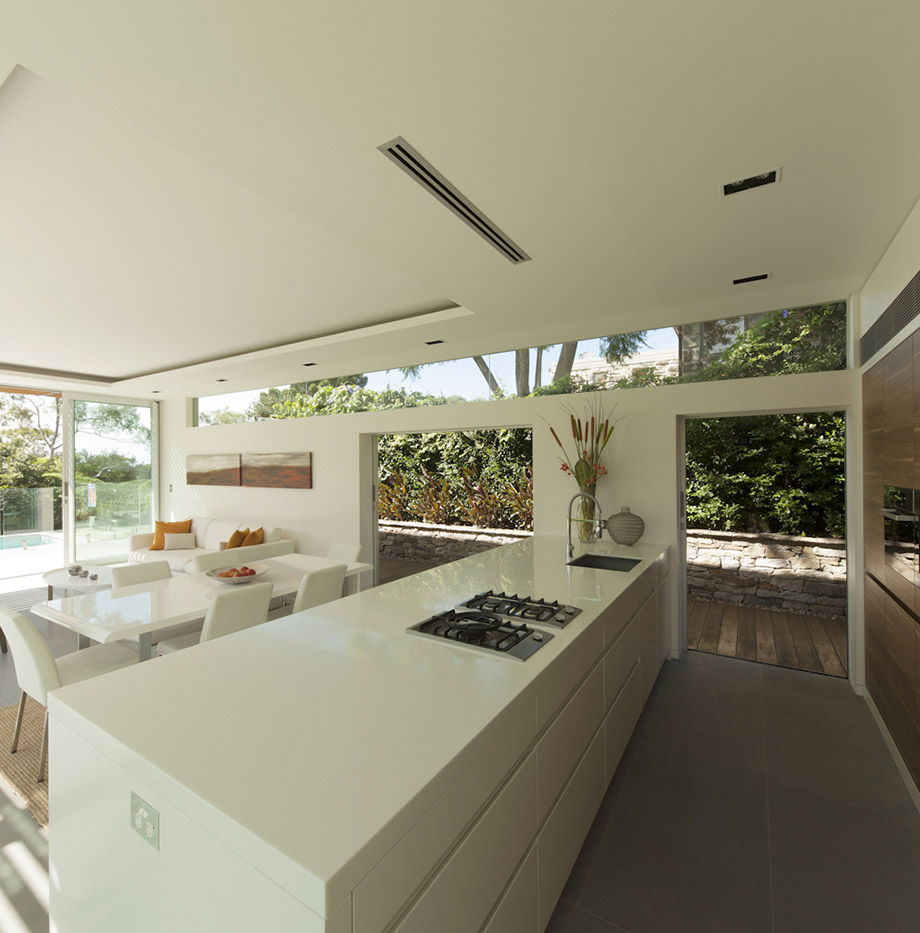 ครัวตกแต่งโทนสีขาวสไตล์ Modern