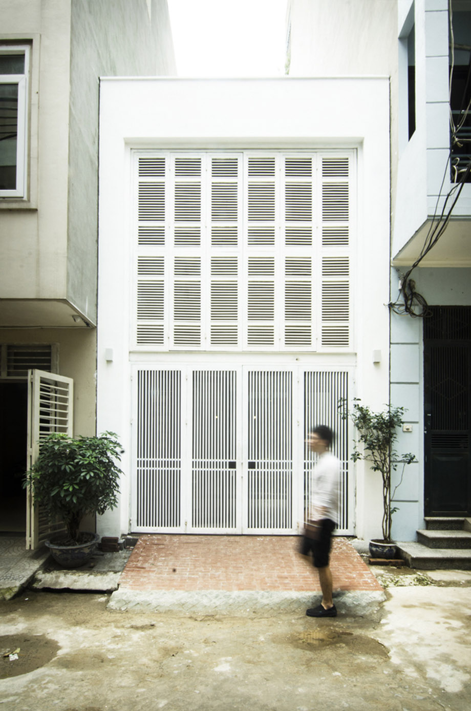 ทาวน์เฮาส์ Facade สีขาว