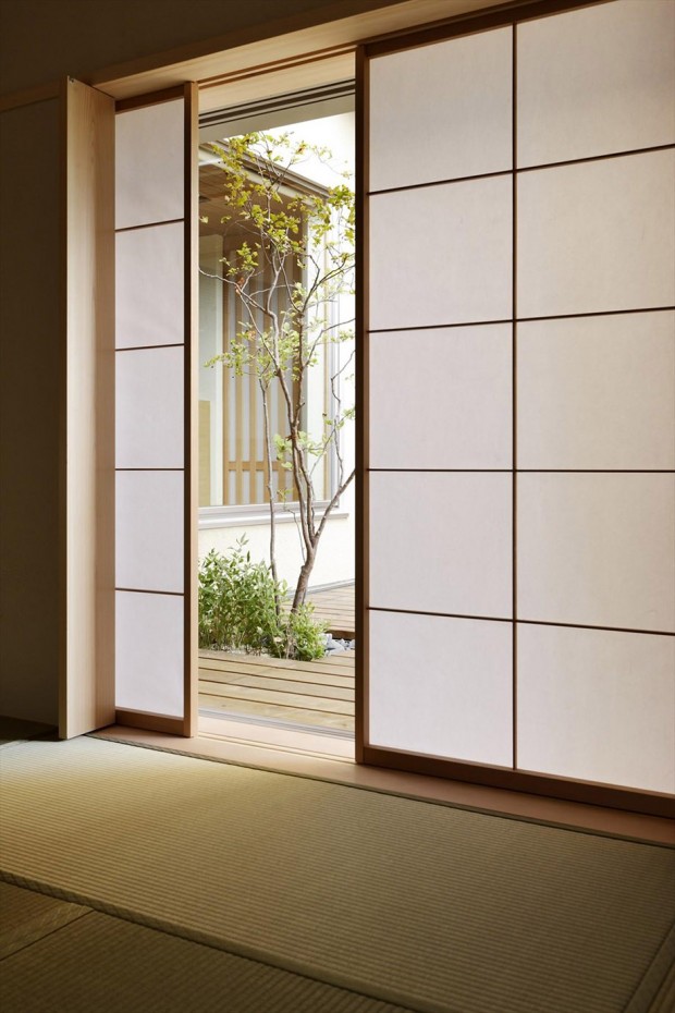 ประตูสไลด์กรุกระดาษสไตล์ญี่ปุ่น