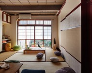 ห้องนั่งเล่นปูเสื่อตาตามิสไตล์ญี่ปุ่น