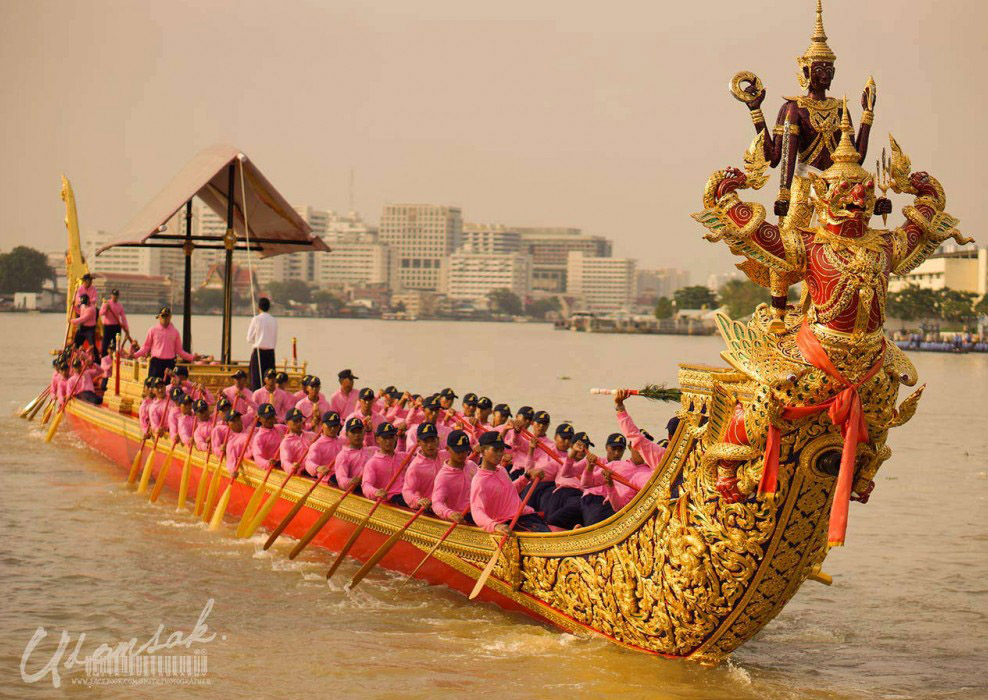 เรือพระที่นั่ง นารายณ์ทรงสุบรรณ รัชกาลที่ 9