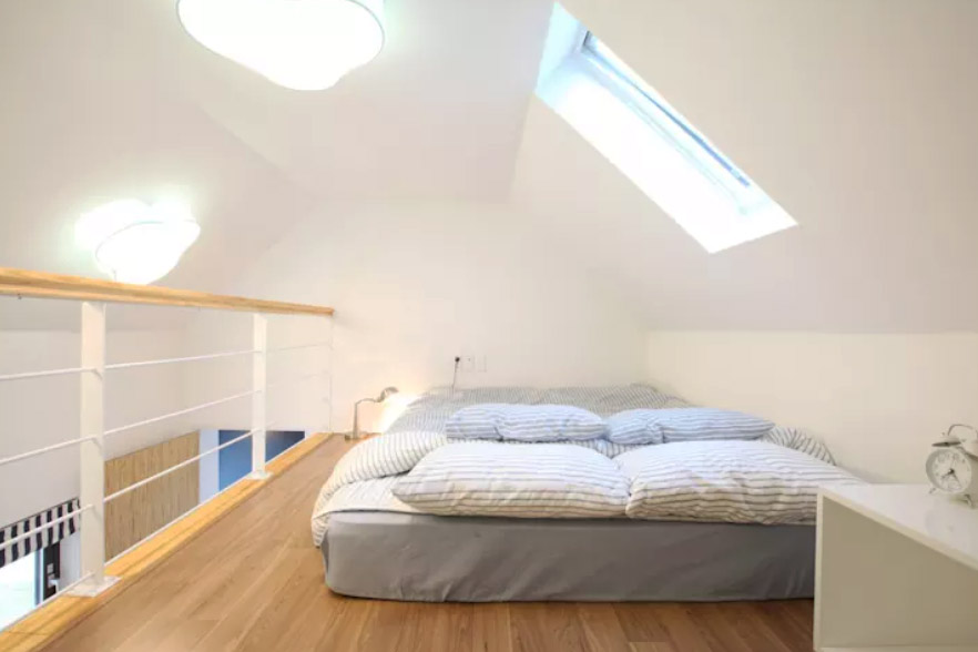 ห้องนอนมี skylight