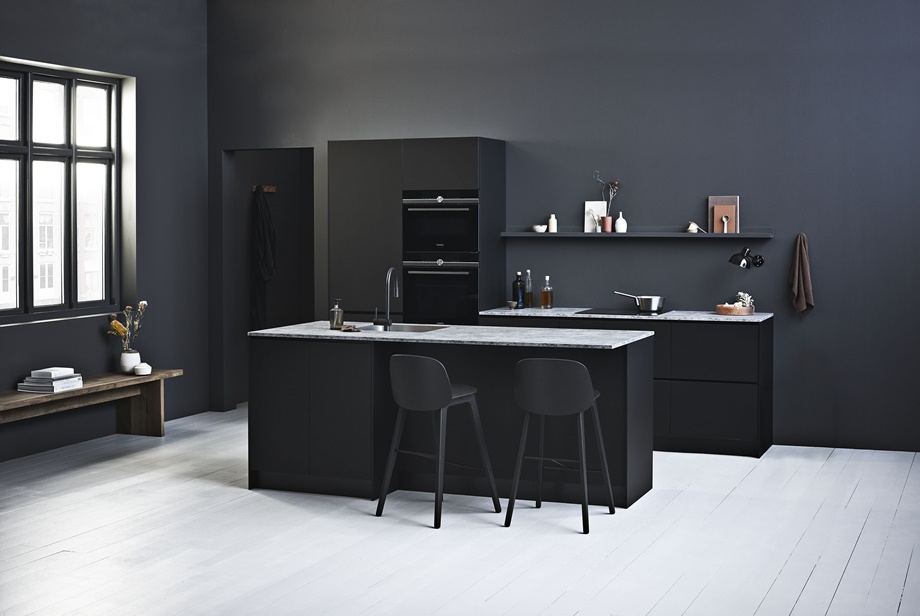 KVIK PRATO BLACK MAIN HORIZONTAL