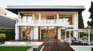 บ้านหลังใหญ่สไตล์ร่วมสมัย