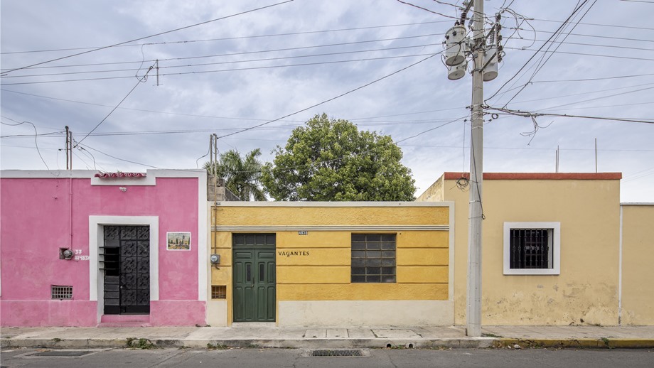 บ้านเล็ก ๆ สีสดใส