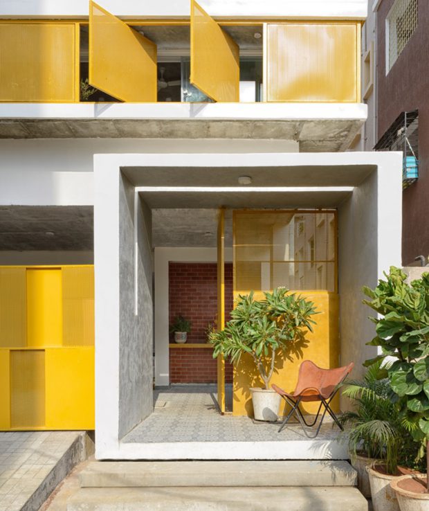 บ้านสีเหลือง หัวใจอยู่ที่สวนกลางบ้าน - บ้านไอเดีย เว็บไซต์เพื่อบ้านคุณ บ้านสีเหลือง หัวใจอยู่ที่สวนกลางบ้าน - บ้านไอเดีย เว็บไซต์เพื่อบ้านคุณ