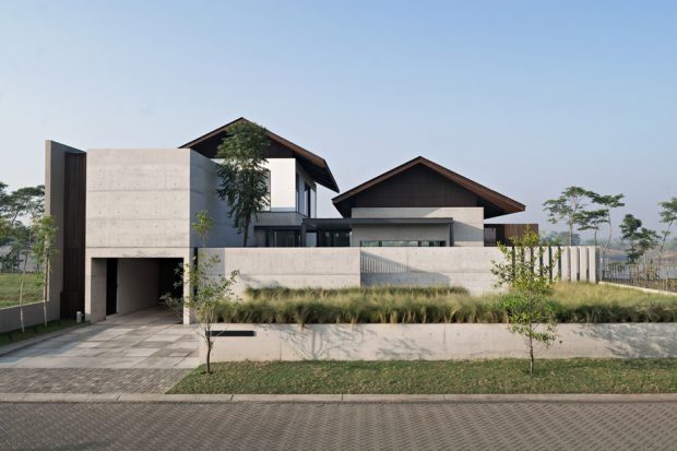 บ้านคอนกรีตโมเดิร์นหลังคาจั่ว