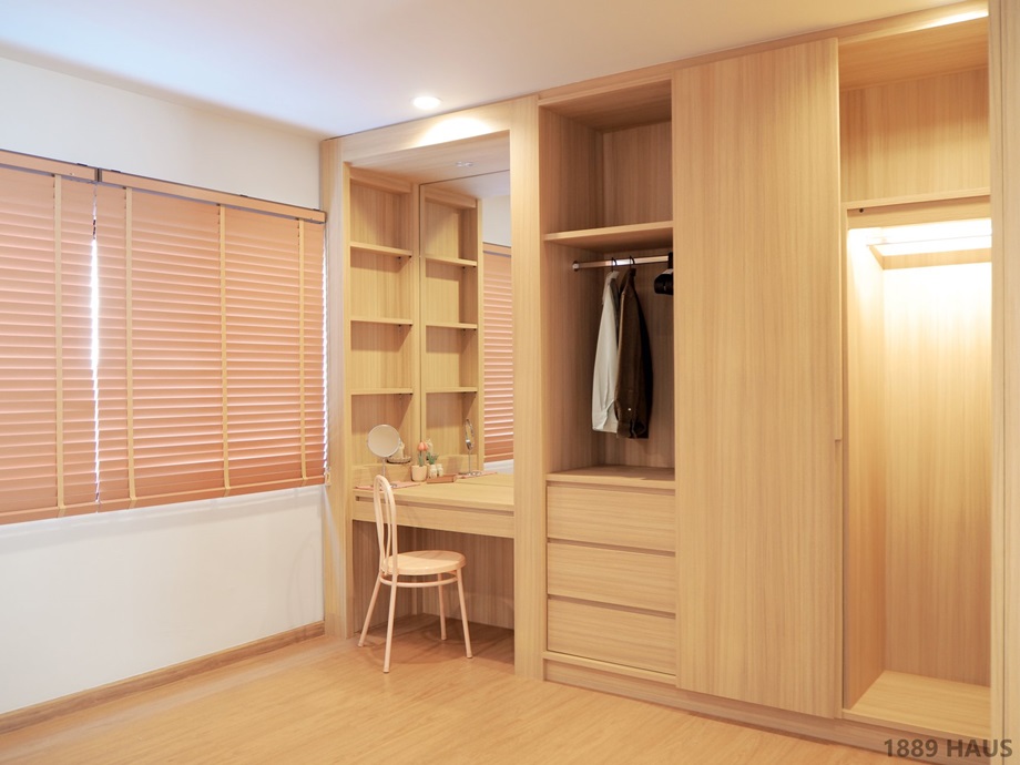 walk-in closet