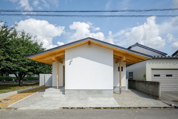 บ้านหลังคาจั่วสไตล์ญี่ปุ่น