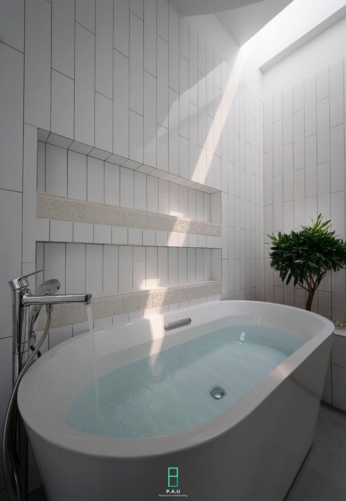 ช่องแสง skylight ในห้องอาบน้ำ