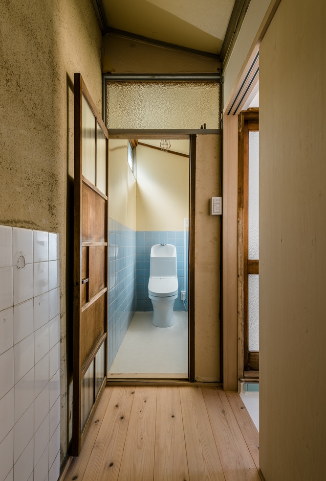 ประตูห้องน้ำแบบญี่ปุ่นโบราณ