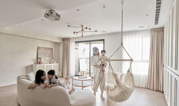 ห้องชุดมีที่แขวนชิงช้าผ้า