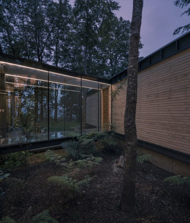 บ้านโมดูลาร์โครงสร้างเหล็กกลางป่า