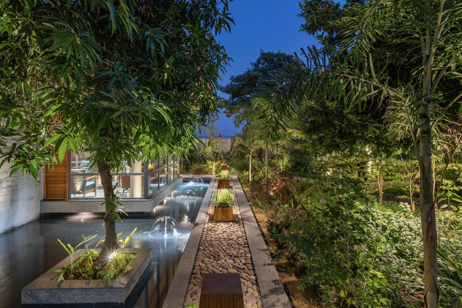 ตกแต่งไฟ outdoor ในสวน