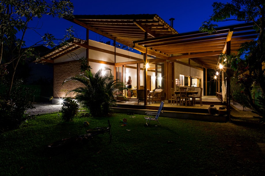 บรรยากาศในบ้านช่วงค่ำ
