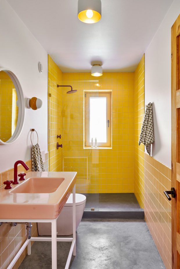 ห้องน้ำโทนสีขาวเหลือง