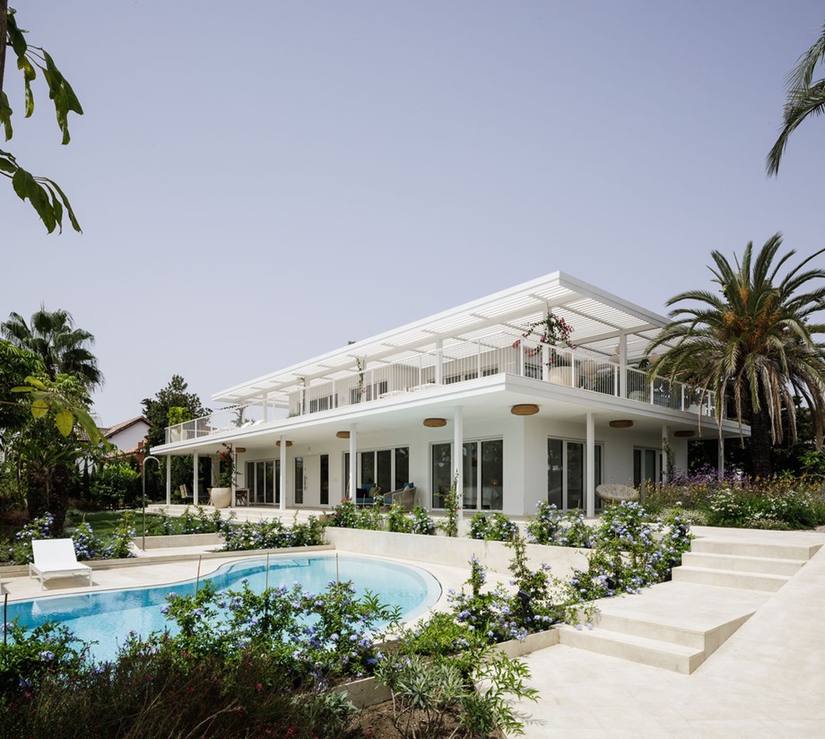 pool villa สีขาวทันสมัยปนอบอุ่น