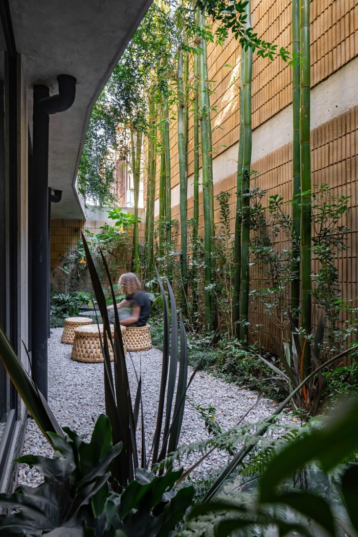 สวนกรวดปลูกไผ่สไตล์ญี่ปุ่นข้างบ้าน