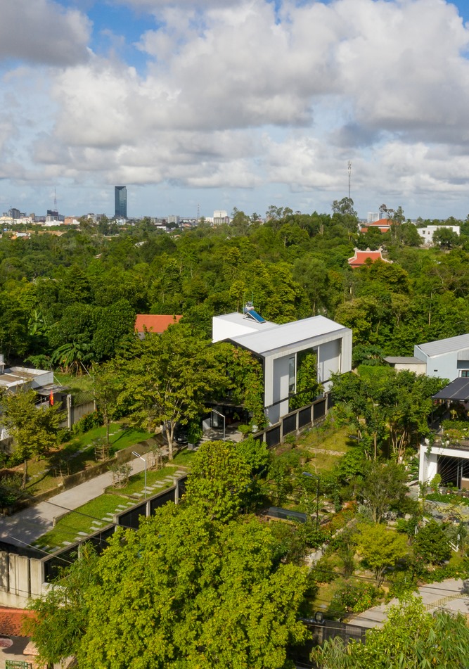 บ้านโมเดิร์นล้อมด้วยธรรมชาติ