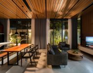 บรรยากาศภายในบ้านช่วงค่ำ