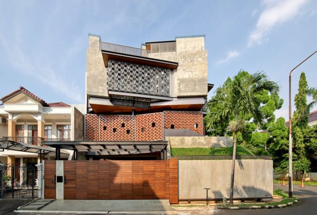 บ้านอิฐโชว์แนวและฟาซาดช่องลม
