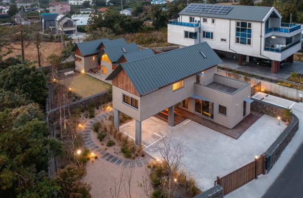 บ้านมีใต้ถุนแบบโมเดิร์น