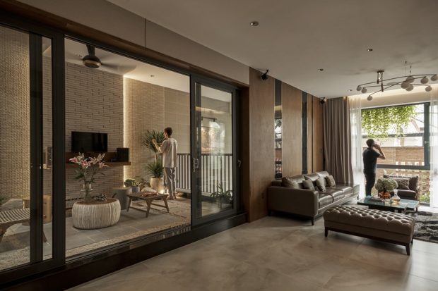ห้องนั่งเล่นและห้องจัดสวนในบ้าน
