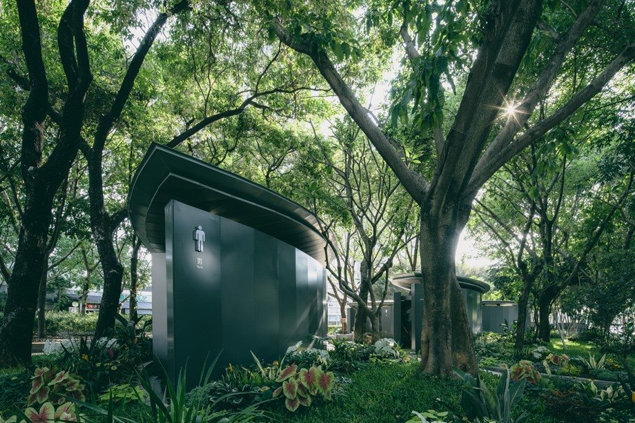 ห้องน้ำสาธารณะกลางสวนในจีน