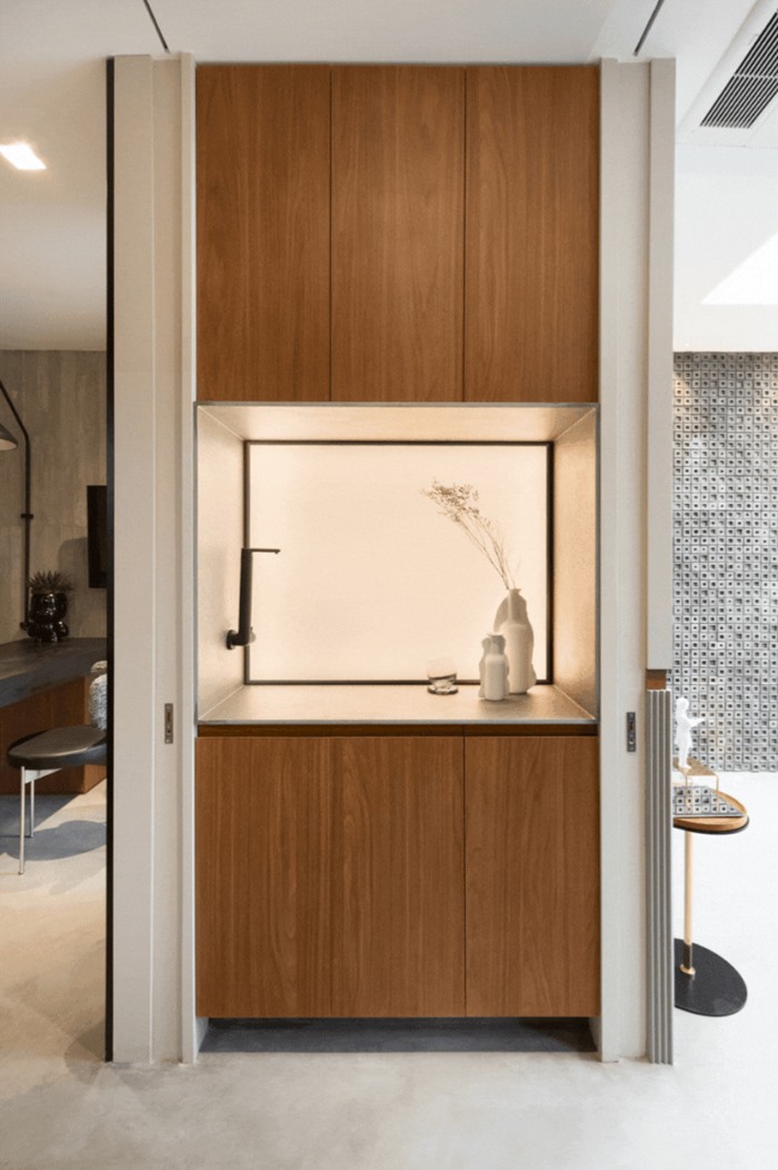 ตู้มีประตูแบบ pocket door สองด้าน