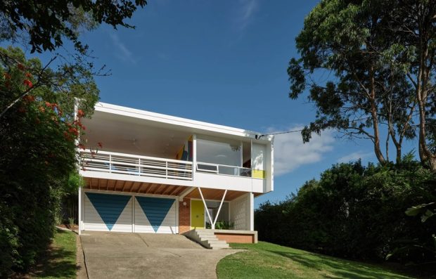 บ้านหลังรีโนเวทสีสันสดใส