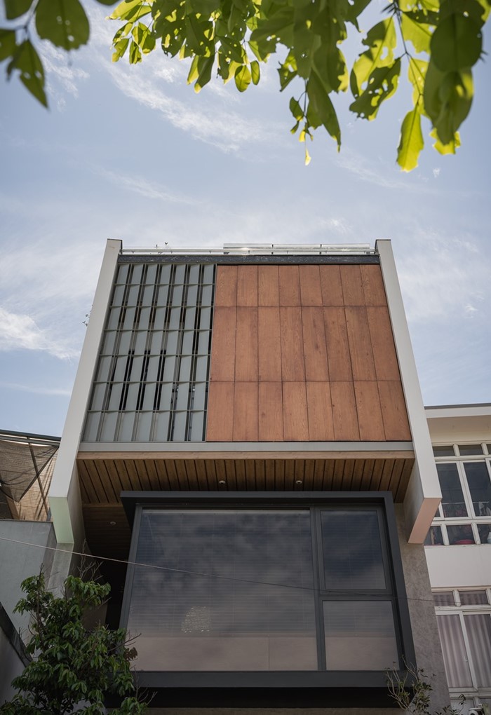 บ้านโมเดิร์นทรอปิคอลเปิดปิดฟาซาดได้