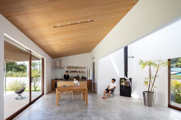 บ้าน open plan ผนังเปิดได้กว้างทั้งสองด้าน