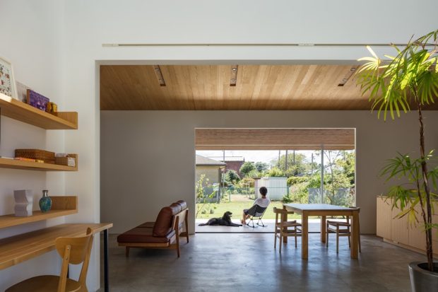 บ้าน open plan ผนังเปิดได้กว้างทั้งสองด้าน