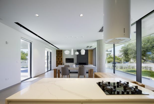 บ้าน open plan ผนังกระจก