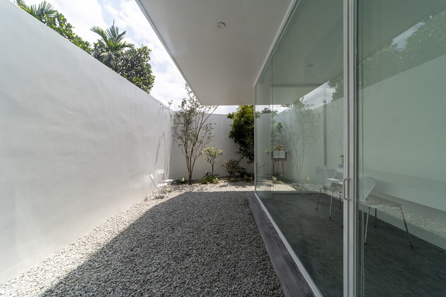 สวนกรวดรอบบ้าน
