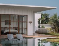 บ้านโมเดิร์นประตูกระจกเปิดเชื่อมต่อสระว่ายน้ำ