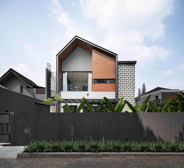 บ้านหลังคาจั่วไร้ชายคาผนังอิฐช่องลม