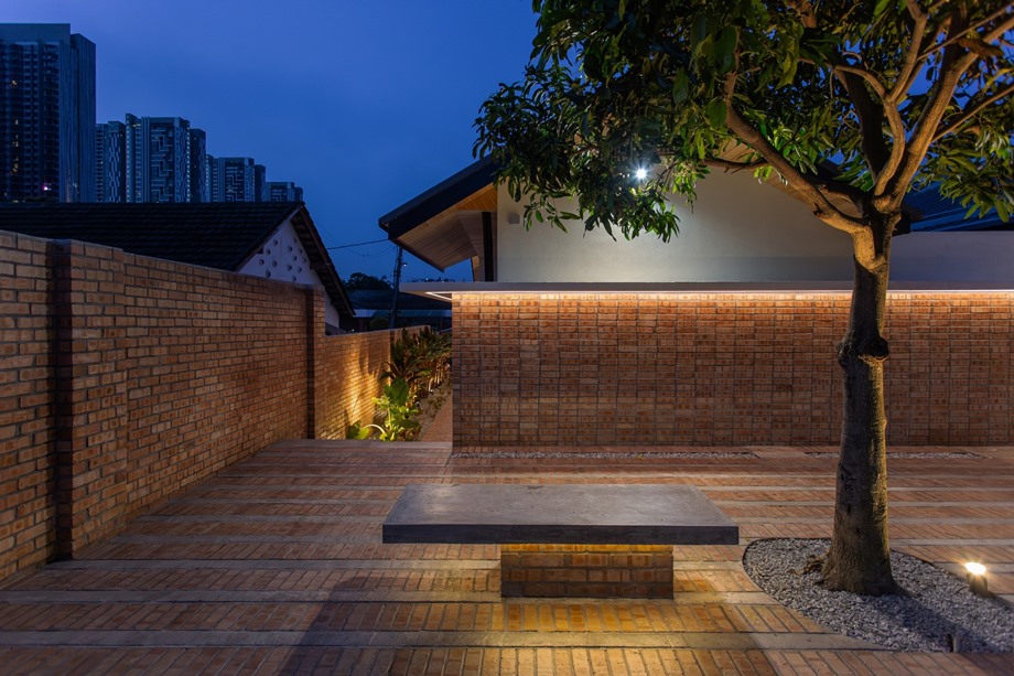 ตกแต่งไฟซ่อนสวยๆ ตามกรอบบ้าน