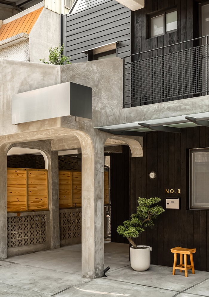 รีโนเวททาวน์เฮาส์เก่าเป็นอาคารโมเดิร์น