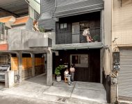 รีโนเวทตึกเก่าลุคเท่ด้วยปูนขัดมันและไม้ซีดาร์